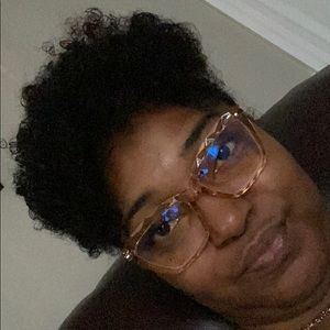 Meet your Posher, Stacy